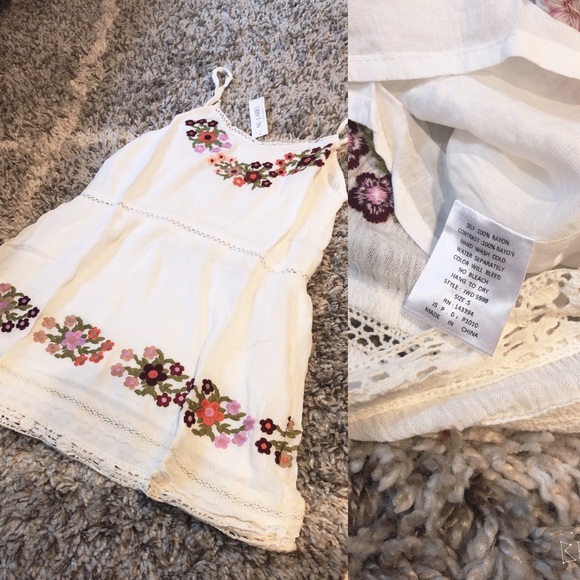 Ivory White Floral Embroidered Crochet Trim Dress - Picture 3 of 8